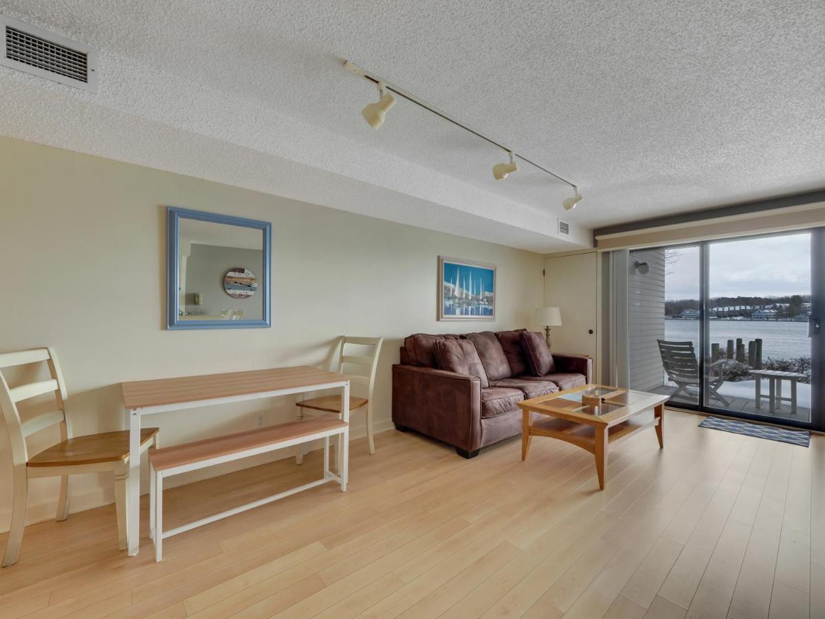 105 Edgewater Inn Шарлевой Екстер'єр фото